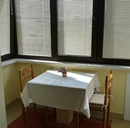 Krsevan Konukevi Zadar